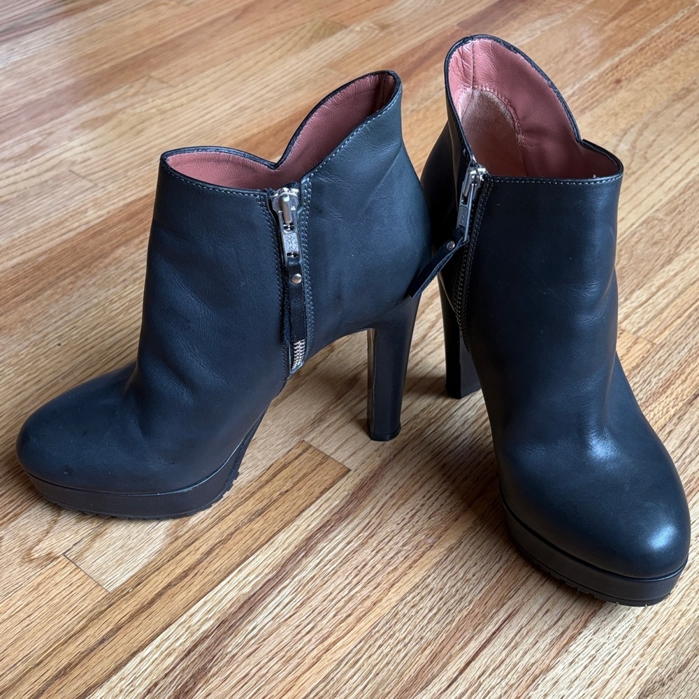 Bruglia size 38 Elegant Black High Heel Ankle Boots booties gray/black
